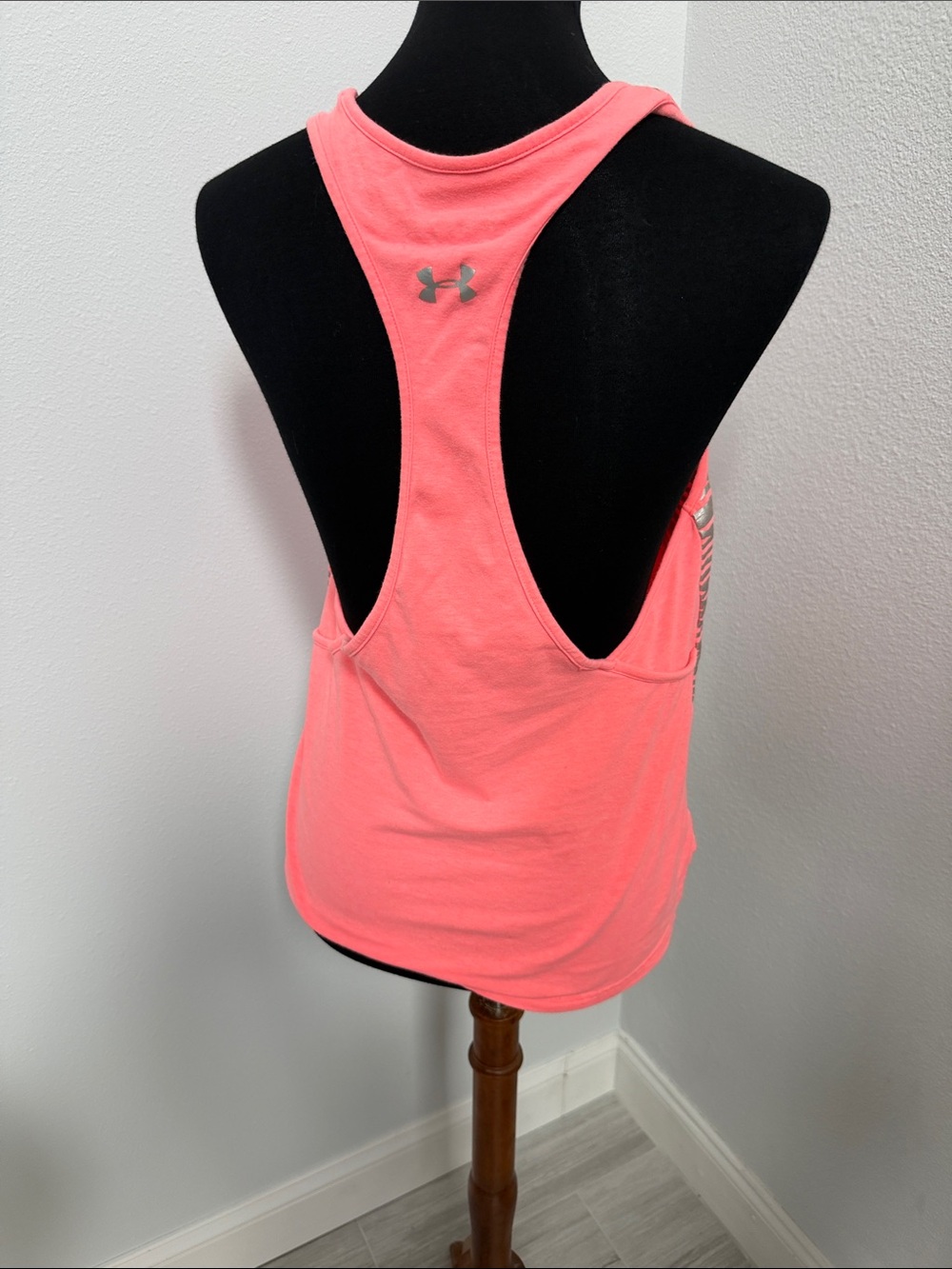 Under Armour Women’s Coral Racerback Tank with Silver Graphic Accents Large - Picture 3 of 8